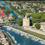 A Deux Pas Des Remparts Aigues-Mortes