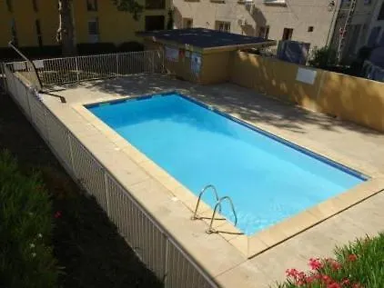 Bord Du Canal Avec Piscine Et Parking Couvert