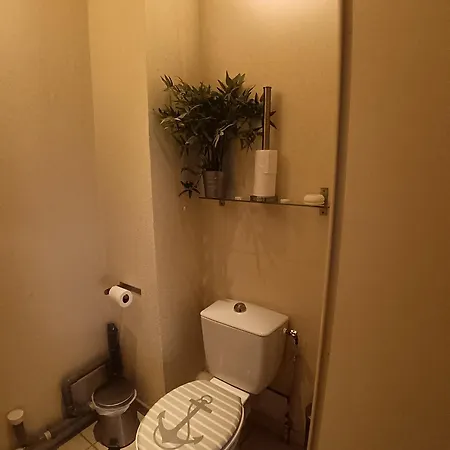 Apartmán Bord Du Canal Avec Piscine Et Parking Couvert *